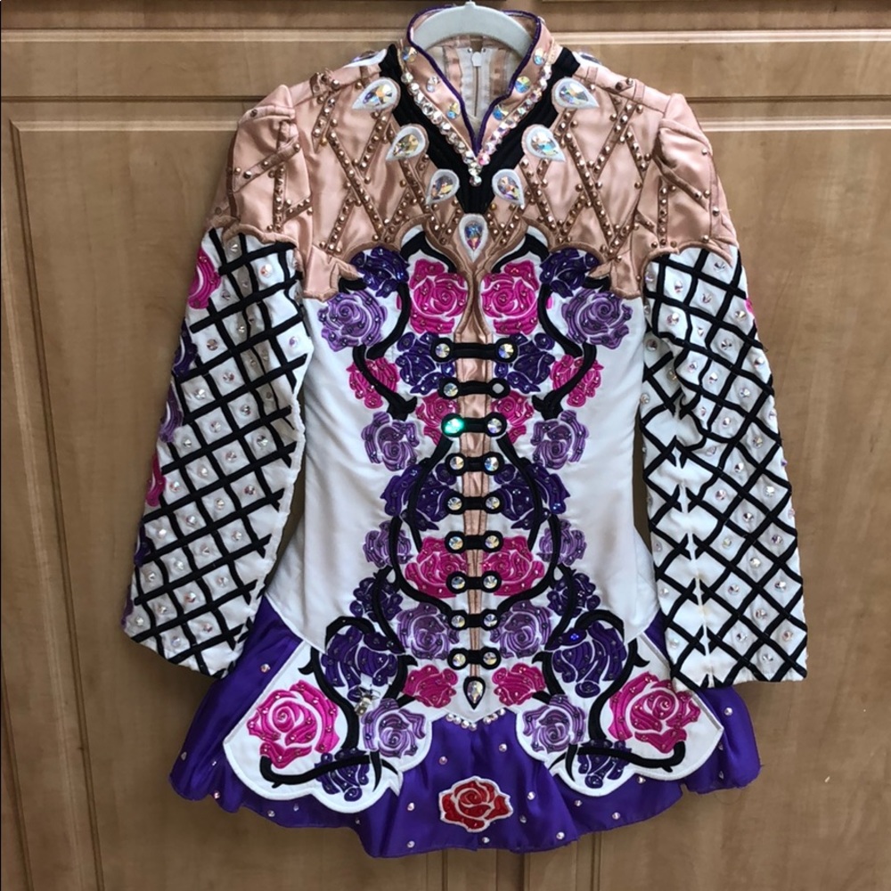 Eire Designs by Gavin irish dance dress!!